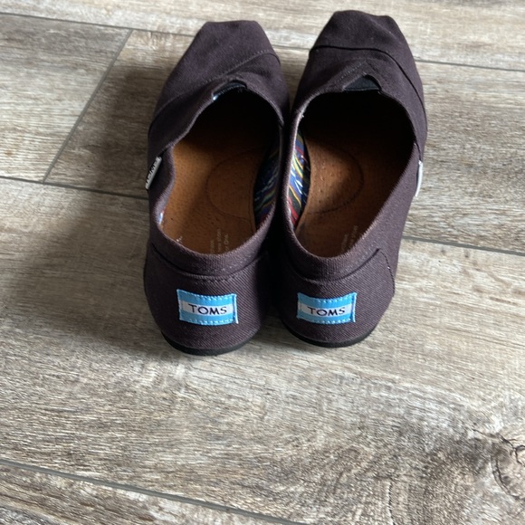 TOMS black canvas slip on shoes size 8 - Picture 2 of 6